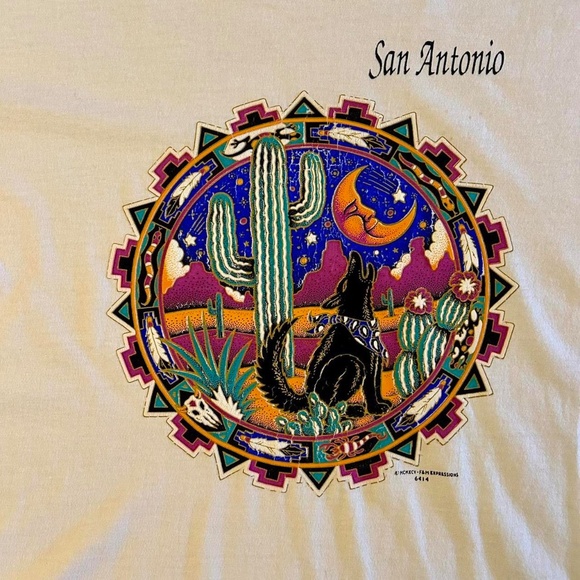 Vintage Nature Wolf Animal Southwestern San Antonio Destination Graphic T-shirt - Picture 2 of 5